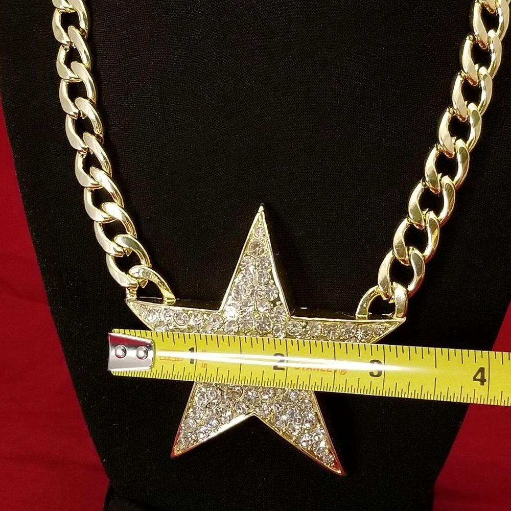 Queen Glass Stone Pave Star Shape Pendant Chain - Picture 3 of 8